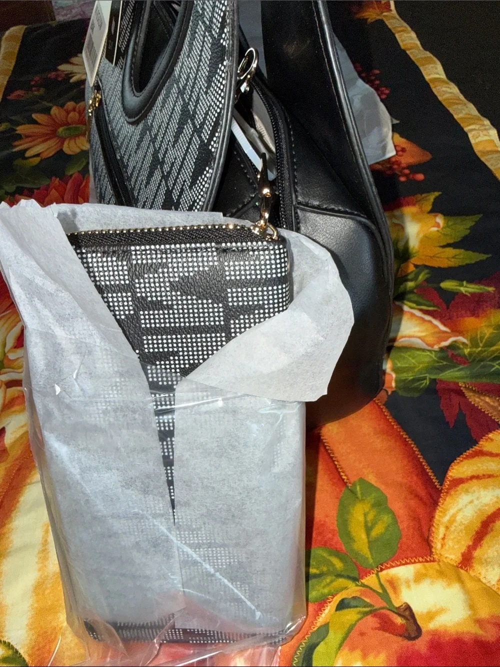 Black Patterned Top-Handle Women’s Bag with Front Zip Pocket w/wallet